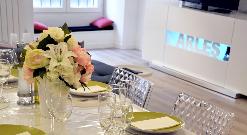 Arles' Haven - Le Loft Du Centre Lägenhet Rum bild